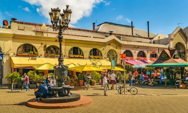 Descubre la magia de la Ciudad Vieja: un viaje por el tiempo