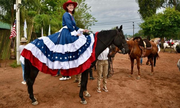 Embajadora de Estados Unidos en Uruguay, Heide Fulton desfiló en #PatriaGaucha