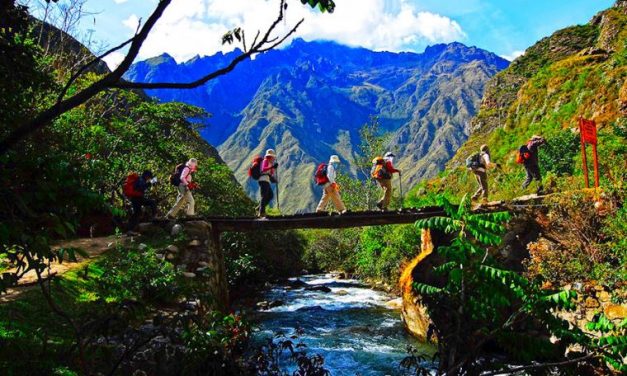 Seminario de investigación en turismo en Perú