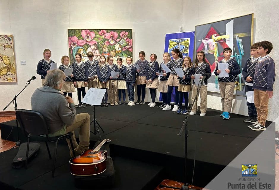 Municipio de Punta del Este vivió una jornada de canto con niños, fomentando educación en valores