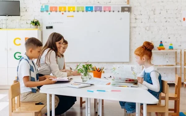 Reunión de ministros de Educación y Economía para aumentar las inversiones en educación