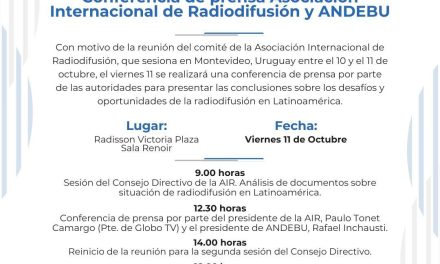 Conferencia de prensa en Asociación Internacional de Radiodifusión y ANDEBU