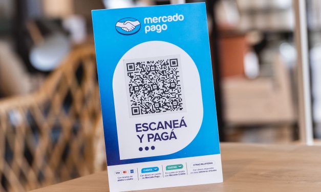 Este verano vendedores y comerciantes uruguayos podrán cobrar a turistas argentinos usando el QR de Mercado Pago